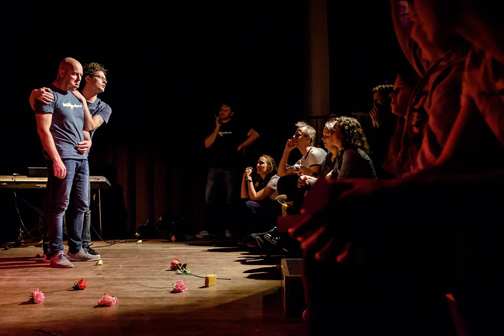 Theatersportwedstrijd in de theaterzaal