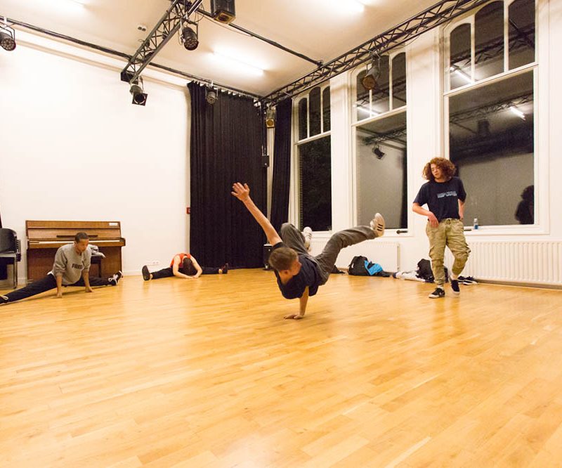 Dansers in de Kleine studio